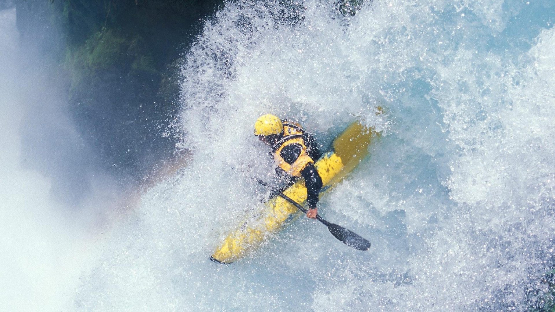 切尔西球员身体对抗胜出，赢得比赛主动权，切尔西对手